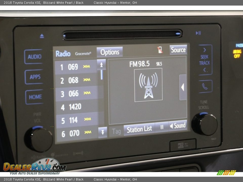 2018 Toyota Corolla XSE Blizzard White Pearl / Black Photo #12