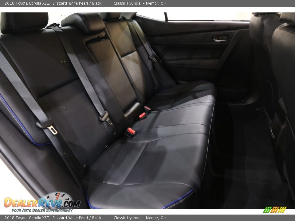 2018 Toyota Corolla XSE Blizzard White Pearl / Black Photo #17