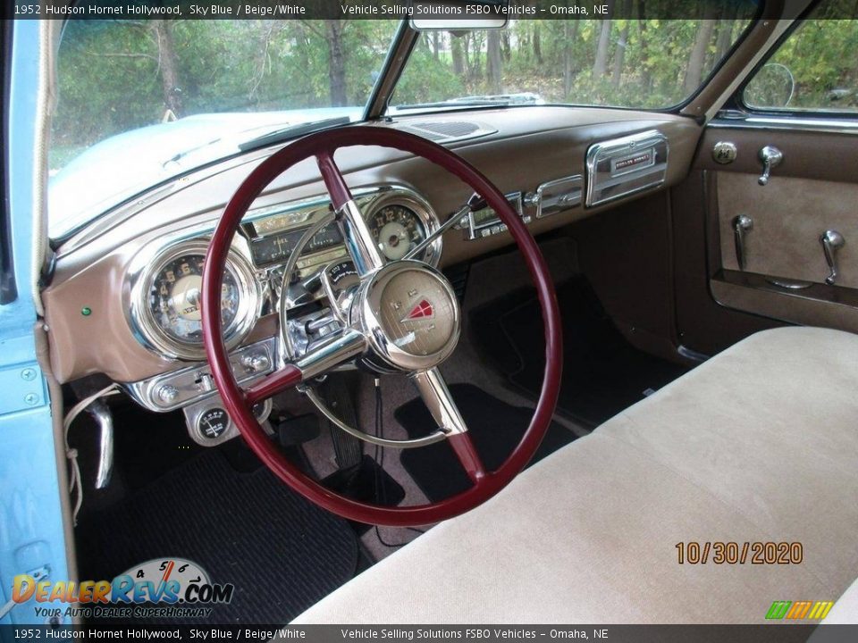 Front Seat of 1952 Hudson Hornet Hollywood Photo #2