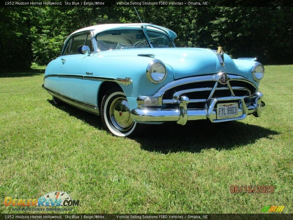 Front 3/4 View of 1952 Hudson Hornet Hollywood Photo #6