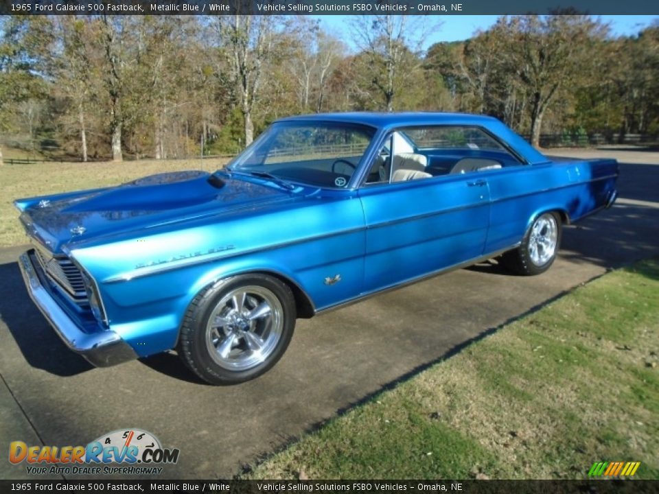 Front 3/4 View of 1965 Ford Galaxie 500 Fastback Photo #1