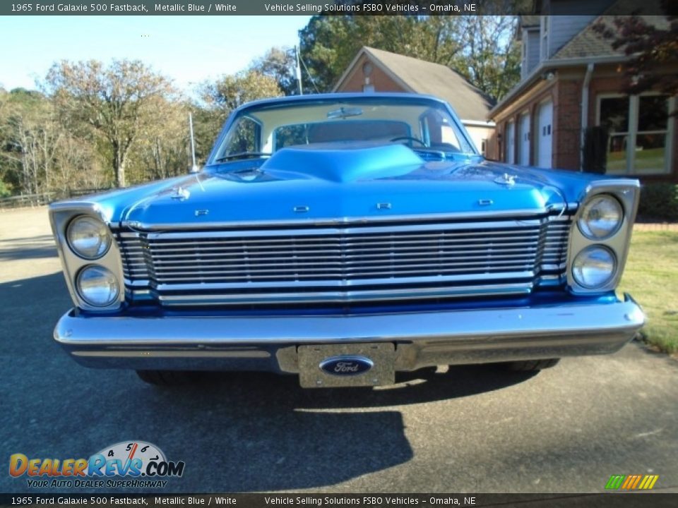 1965 Ford Galaxie 500 Fastback Metallic Blue / White Photo #9