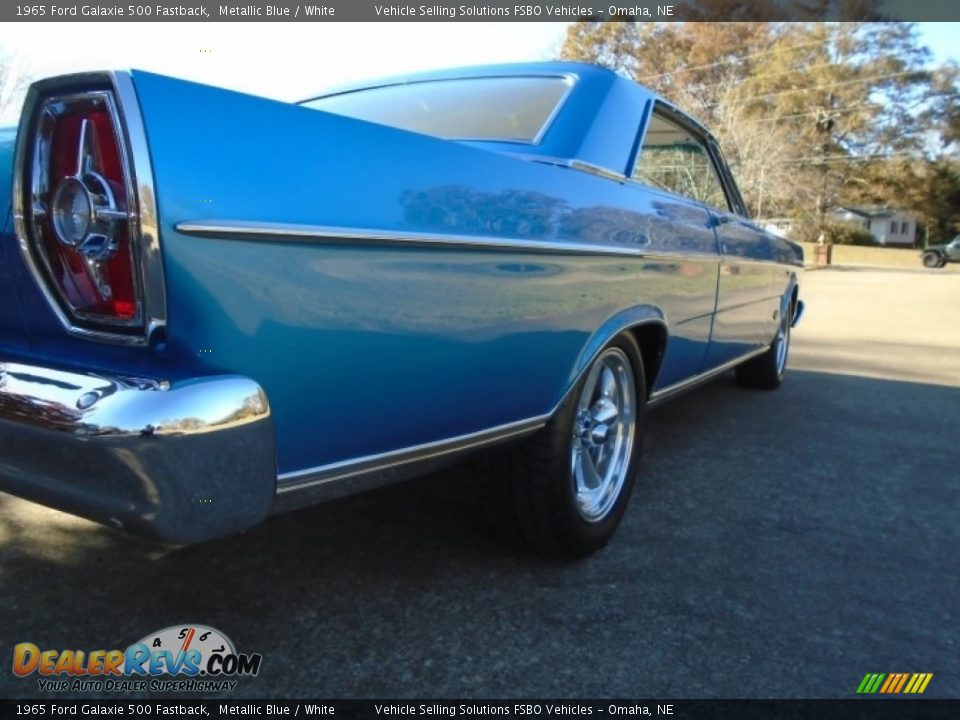1965 Ford Galaxie 500 Fastback Metallic Blue / White Photo #13
