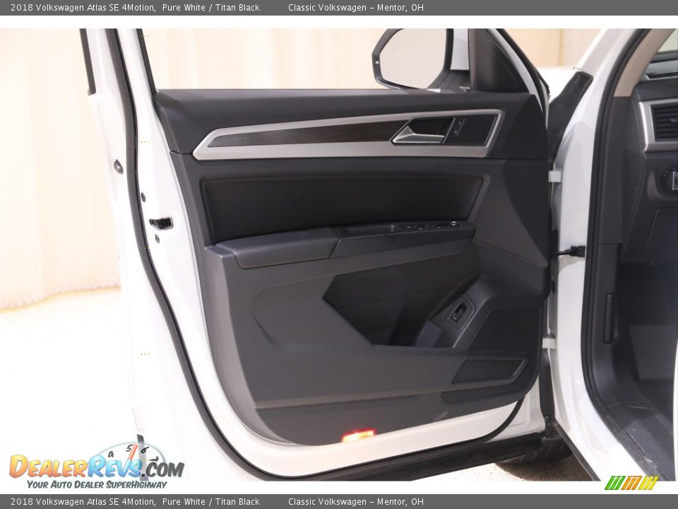 2018 Volkswagen Atlas SE 4Motion Pure White / Titan Black Photo #4