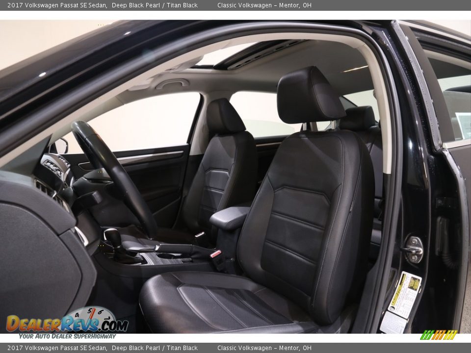 2017 Volkswagen Passat SE Sedan Deep Black Pearl / Titan Black Photo #5