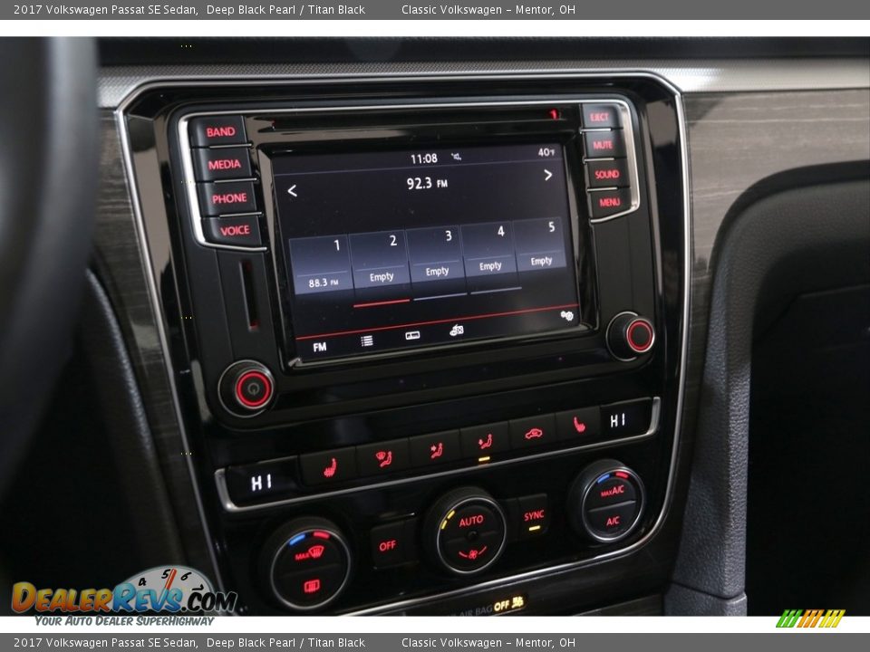2017 Volkswagen Passat SE Sedan Deep Black Pearl / Titan Black Photo #9