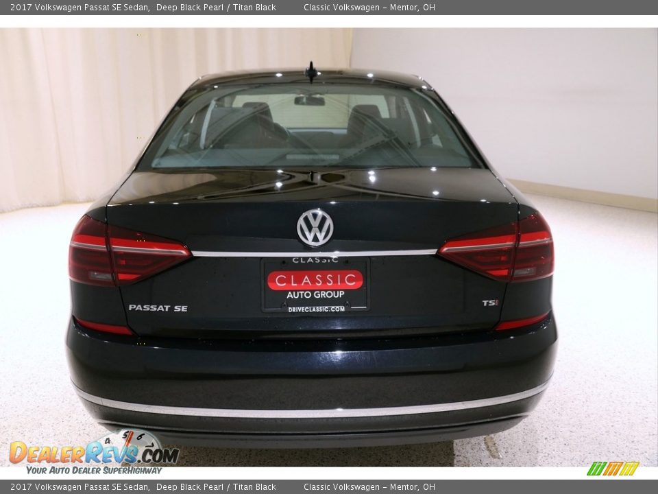 2017 Volkswagen Passat SE Sedan Deep Black Pearl / Titan Black Photo #18
