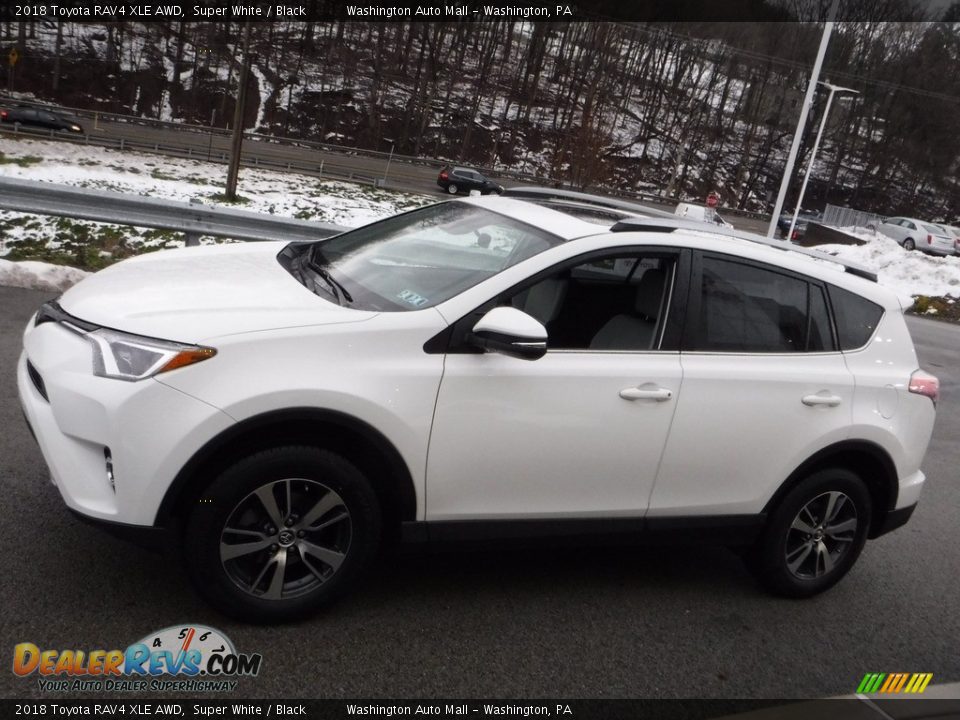 2018 Toyota RAV4 XLE AWD Super White / Black Photo #12