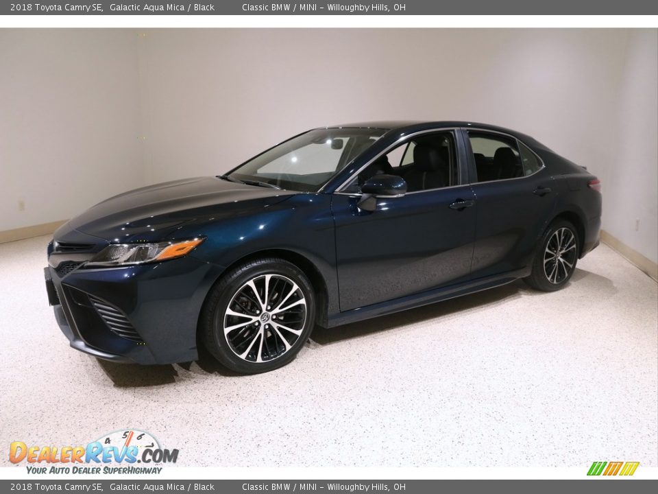 2018 Toyota Camry SE Galactic Aqua Mica / Black Photo #3