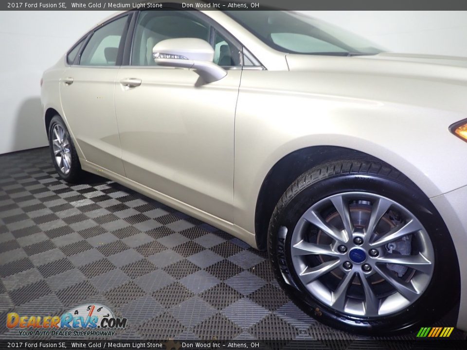 2017 Ford Fusion SE White Gold / Medium Light Stone Photo #5