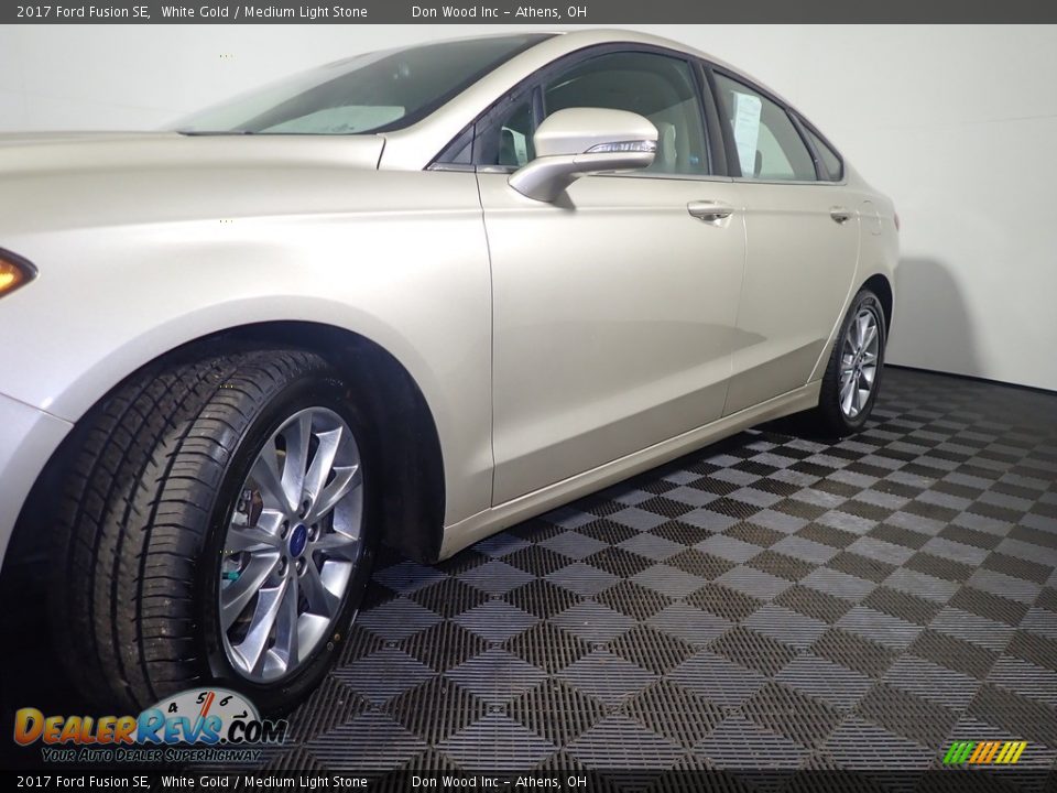 2017 Ford Fusion SE White Gold / Medium Light Stone Photo #11