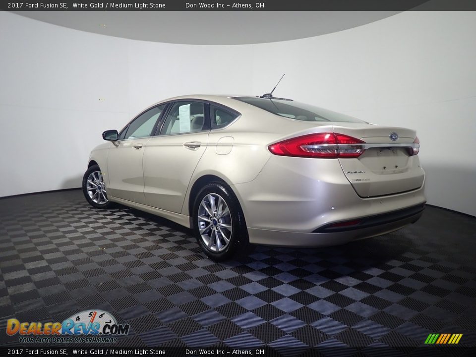 2017 Ford Fusion SE White Gold / Medium Light Stone Photo #12