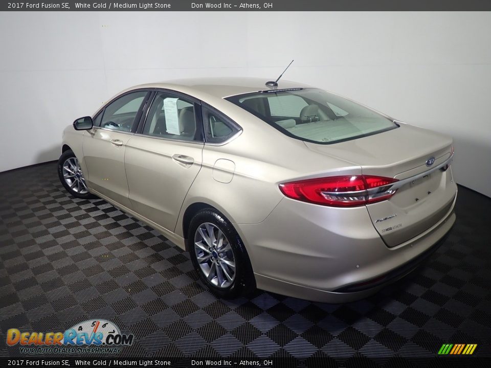 2017 Ford Fusion SE White Gold / Medium Light Stone Photo #13