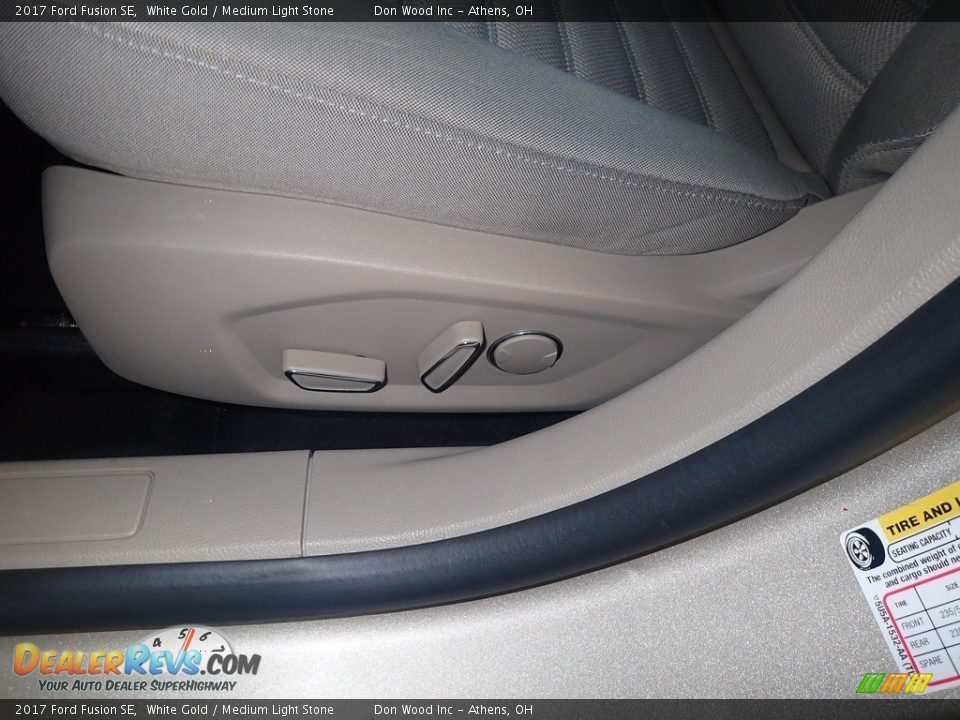 2017 Ford Fusion SE White Gold / Medium Light Stone Photo #24