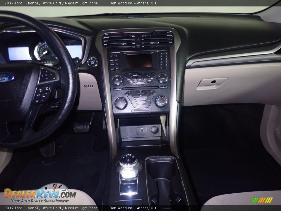 2017 Ford Fusion SE White Gold / Medium Light Stone Photo #26
