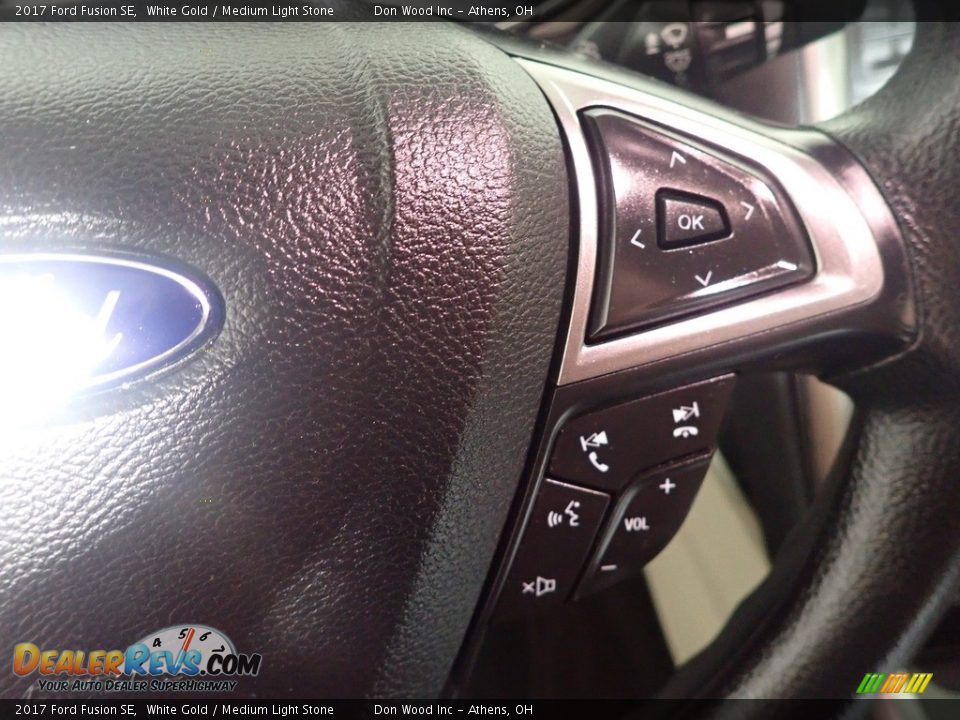 2017 Ford Fusion SE White Gold / Medium Light Stone Photo #31