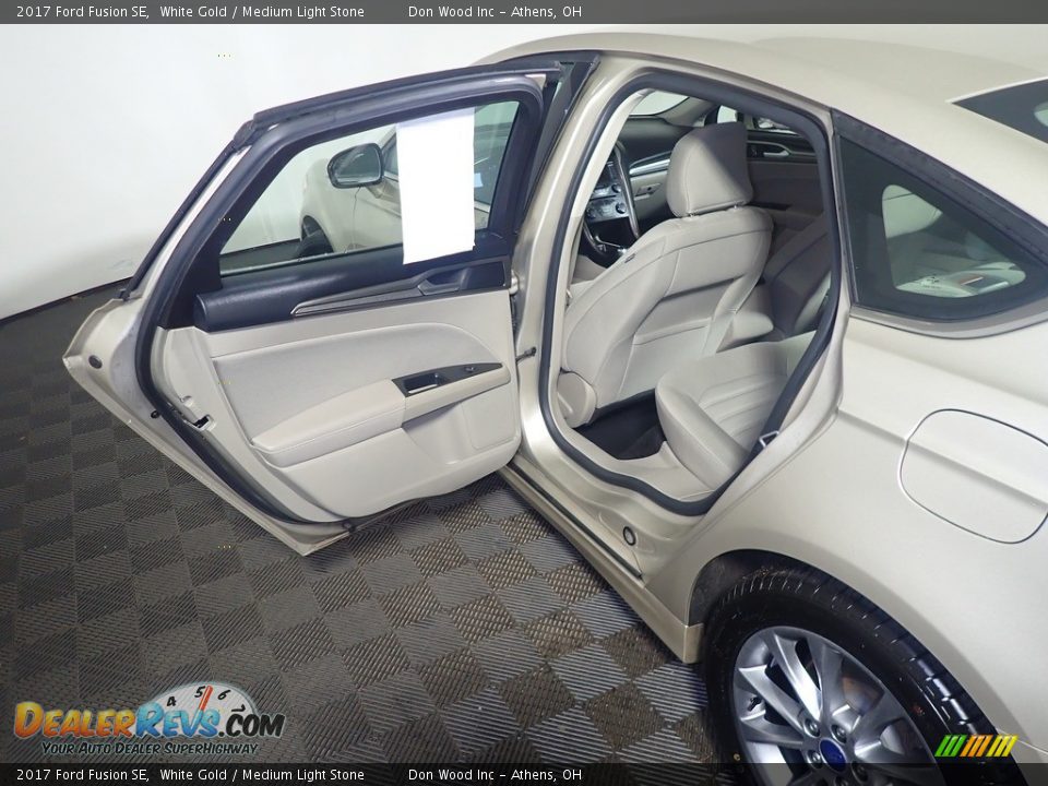 2017 Ford Fusion SE White Gold / Medium Light Stone Photo #35
