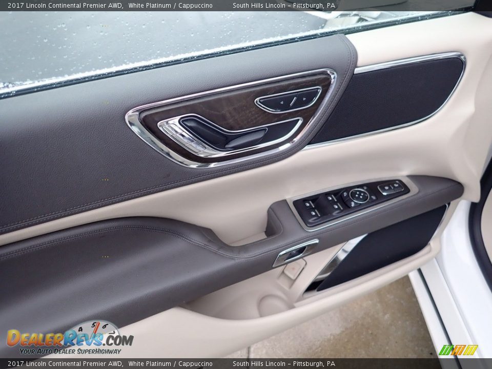 Door Panel of 2017 Lincoln Continental Premier AWD Photo #19