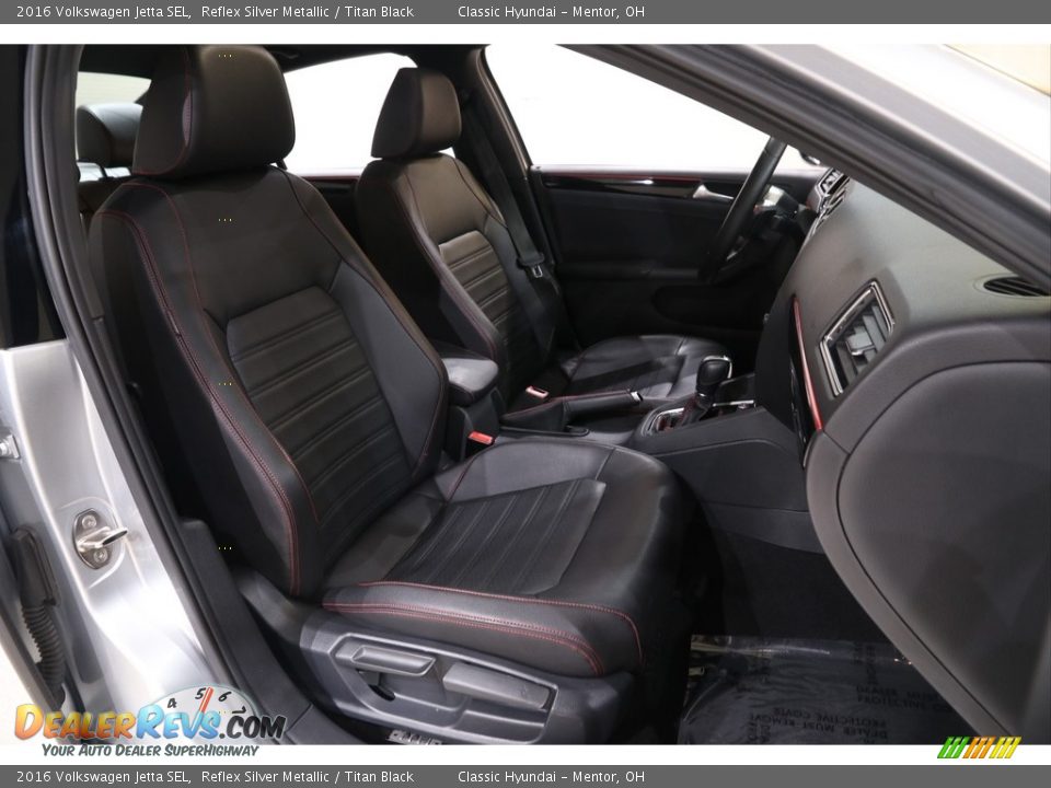 Front Seat of 2016 Volkswagen Jetta SEL Photo #16