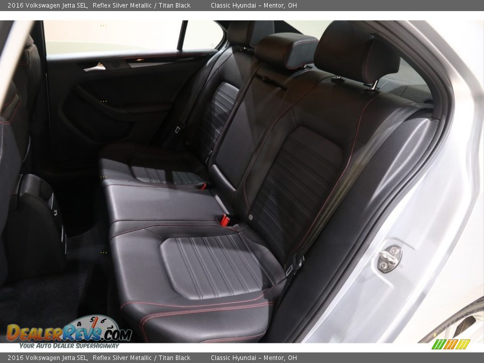 Rear Seat of 2016 Volkswagen Jetta SEL Photo #18