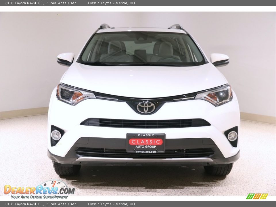 2018 Toyota RAV4 XLE Super White / Ash Photo #2