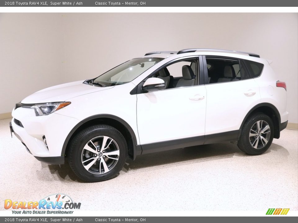 2018 Toyota RAV4 XLE Super White / Ash Photo #3
