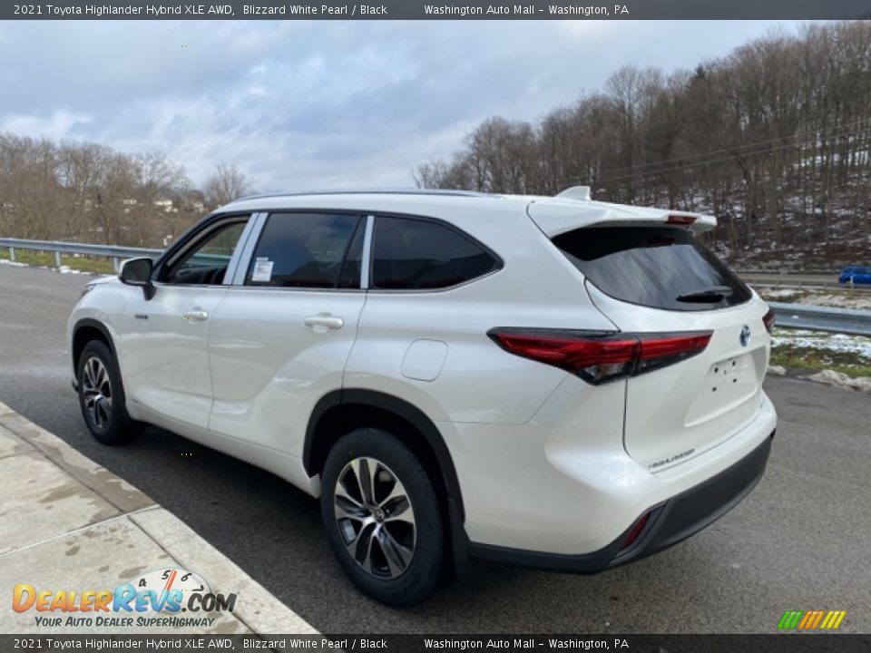 2021 Toyota Highlander Hybrid XLE AWD Blizzard White Pearl / Black Photo #2