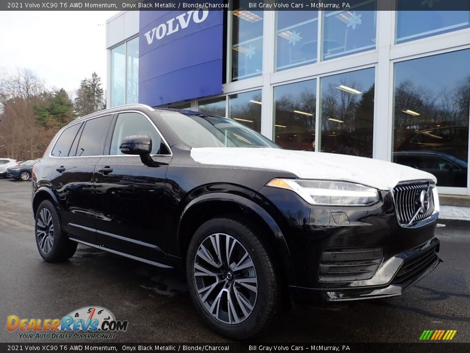 2021 Volvo XC90 T6 AWD Momentum Onyx Black Metallic / Blonde/Charcoal Photo #1