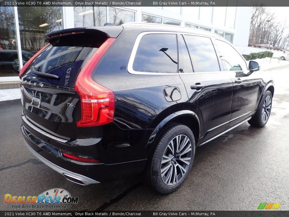 2021 Volvo XC90 T6 AWD Momentum Onyx Black Metallic / Blonde/Charcoal Photo #2