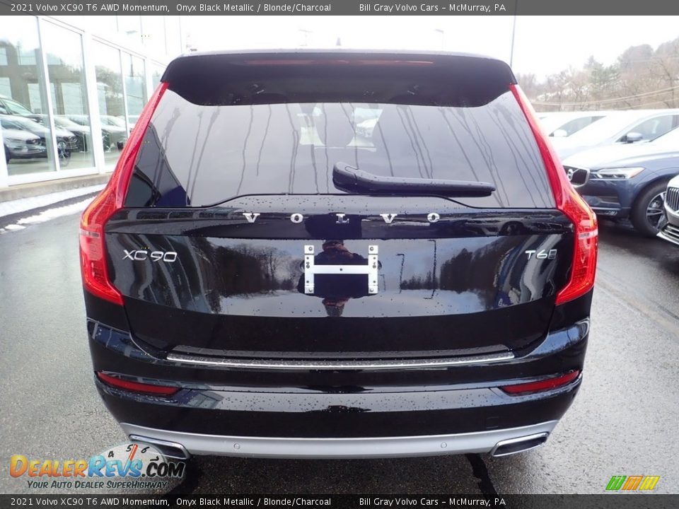 2021 Volvo XC90 T6 AWD Momentum Onyx Black Metallic / Blonde/Charcoal Photo #3