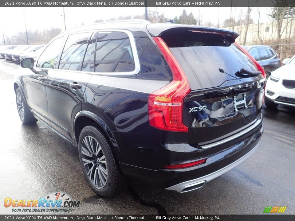 2021 Volvo XC90 T6 AWD Momentum Onyx Black Metallic / Blonde/Charcoal Photo #4