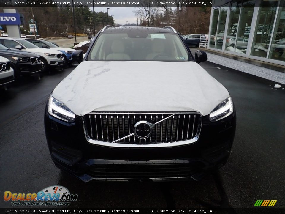 2021 Volvo XC90 T6 AWD Momentum Onyx Black Metallic / Blonde/Charcoal Photo #6