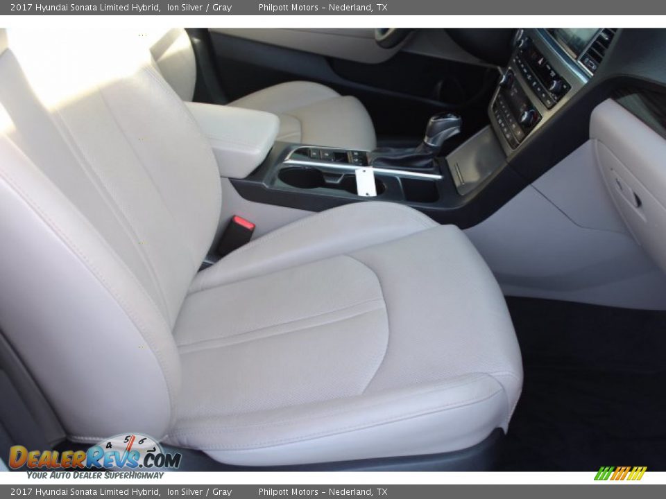 Front Seat of 2017 Hyundai Sonata Limited Hybrid Photo #29