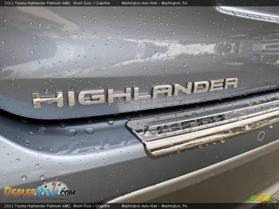 2021 Toyota Highlander Platinum AWD Moon Dust / Graphite Photo #29