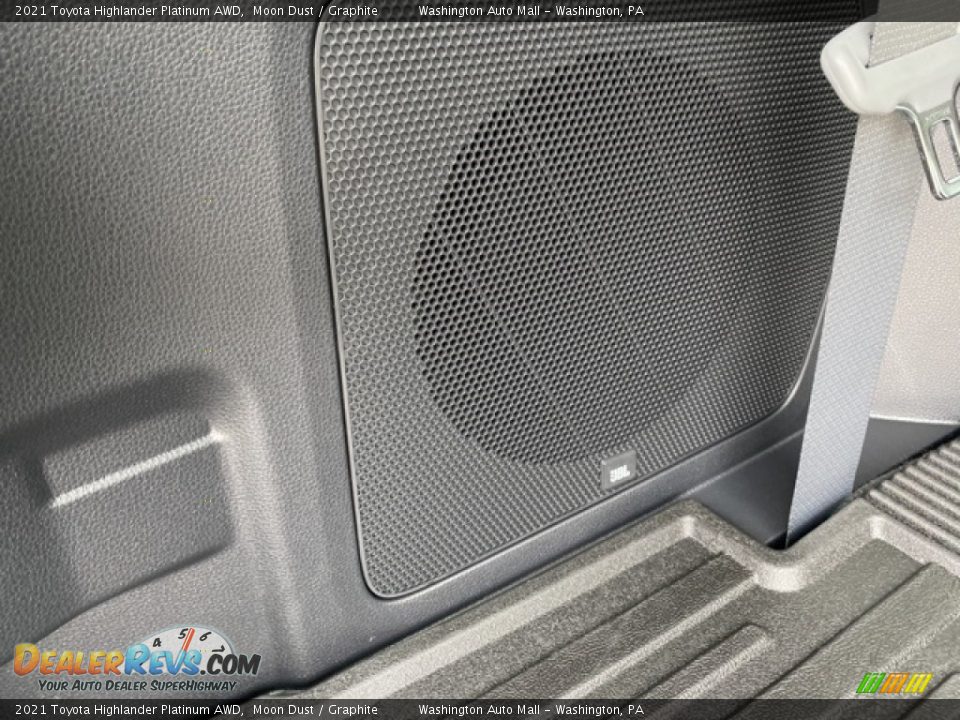 2021 Toyota Highlander Platinum AWD Moon Dust / Graphite Photo #36