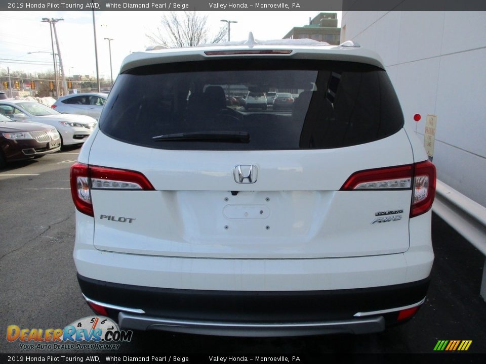 2019 Honda Pilot Touring AWD White Diamond Pearl / Beige Photo #4