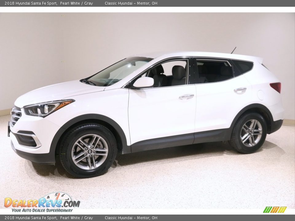 Front 3/4 View of 2018 Hyundai Santa Fe Sport  Photo #3