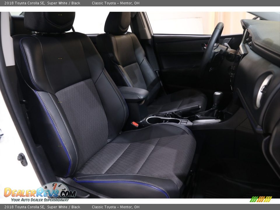 2018 Toyota Corolla SE Super White / Black Photo #15