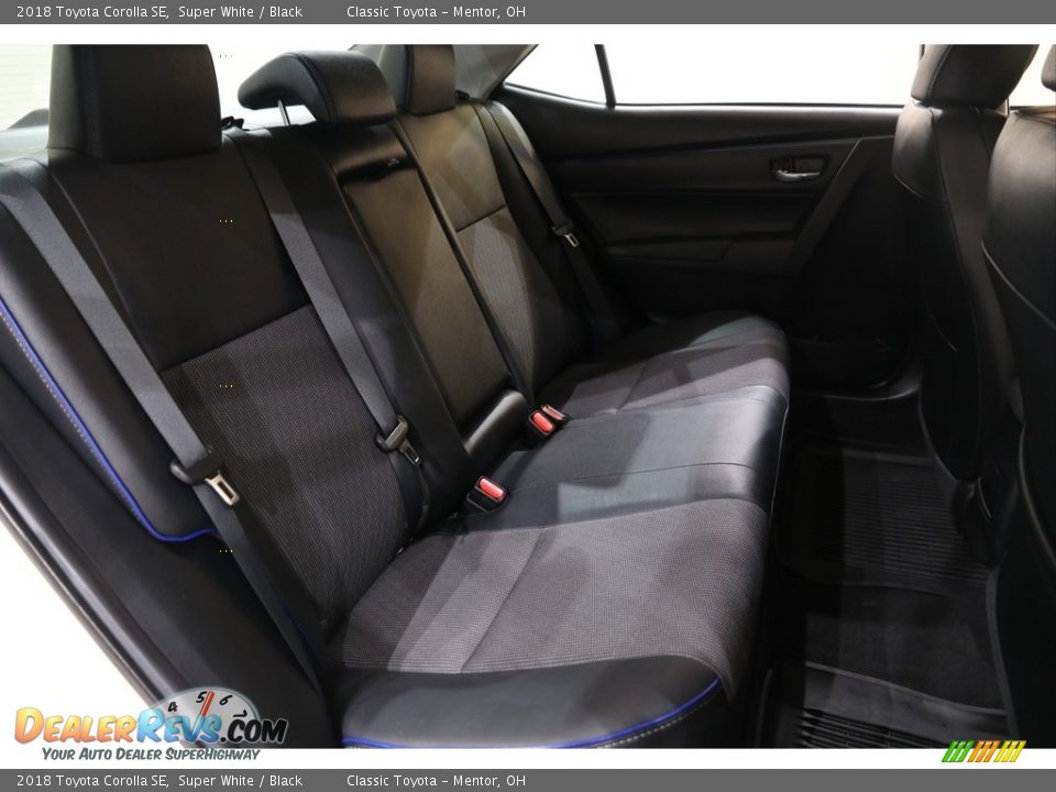 2018 Toyota Corolla SE Super White / Black Photo #16