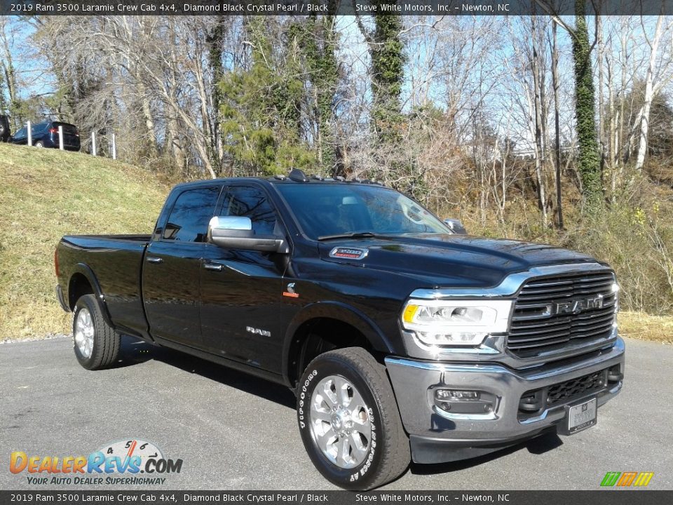 Front 3/4 View of 2019 Ram 3500 Laramie Crew Cab 4x4 Photo #4