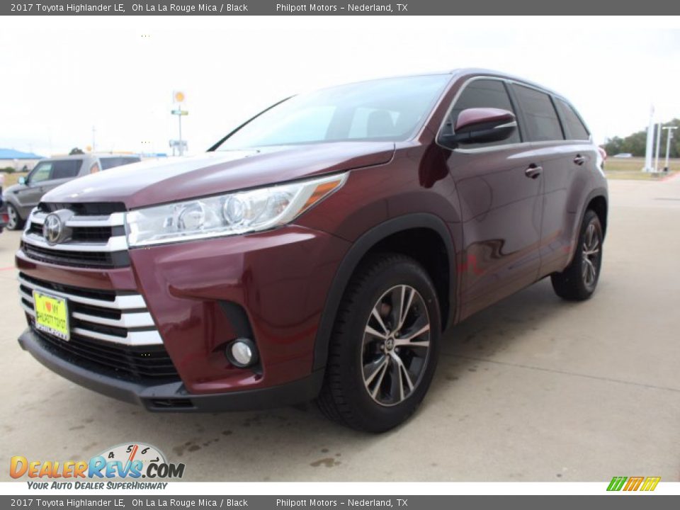 2017 Toyota Highlander LE Oh La La Rouge Mica / Black Photo #4