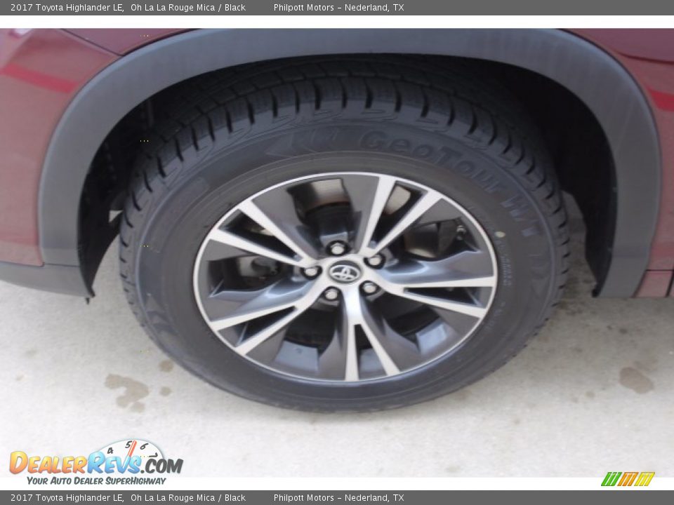 2017 Toyota Highlander LE Wheel Photo #5