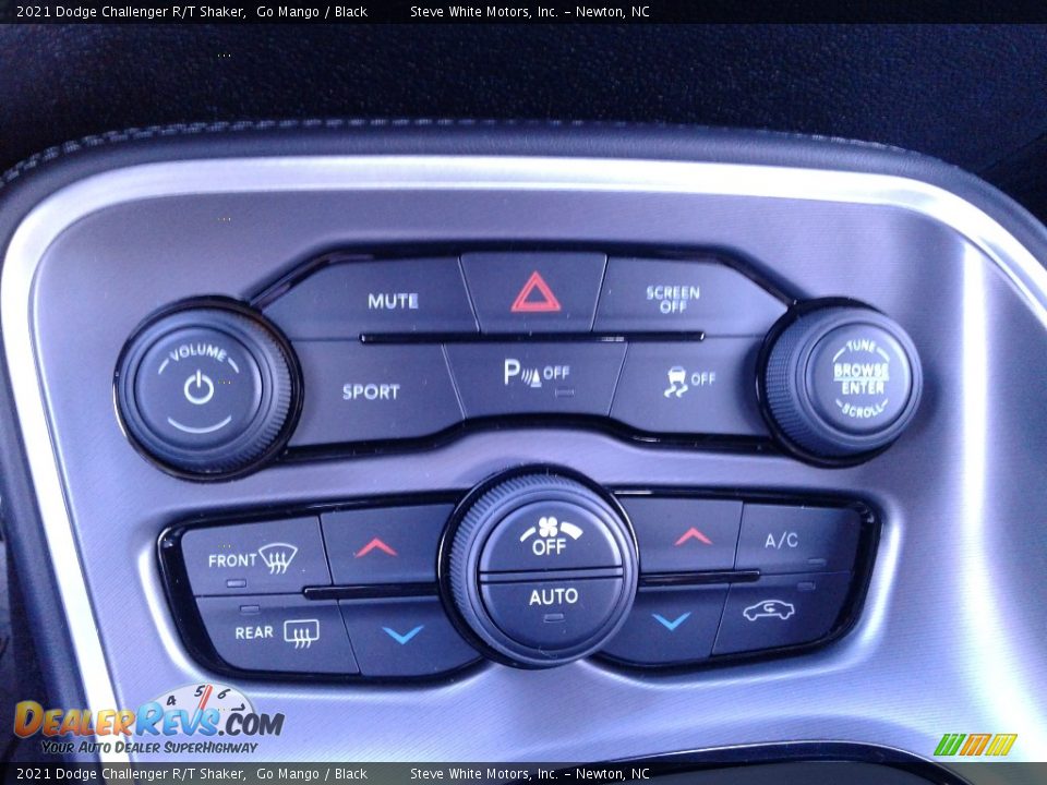 Controls of 2021 Dodge Challenger R/T Shaker Photo #23