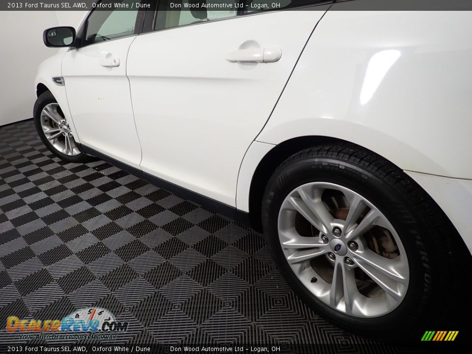 2013 Ford Taurus SEL AWD Oxford White / Dune Photo #9