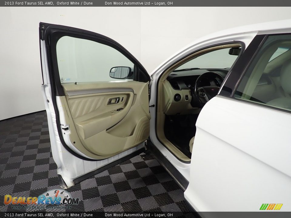 2013 Ford Taurus SEL AWD Oxford White / Dune Photo #27