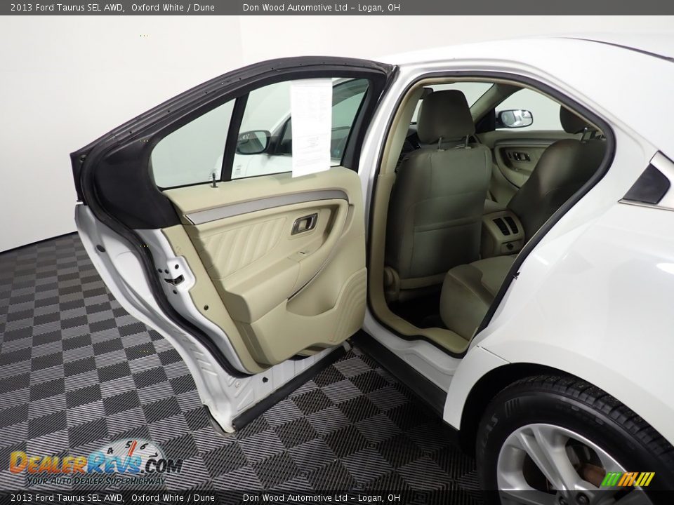 2013 Ford Taurus SEL AWD Oxford White / Dune Photo #30