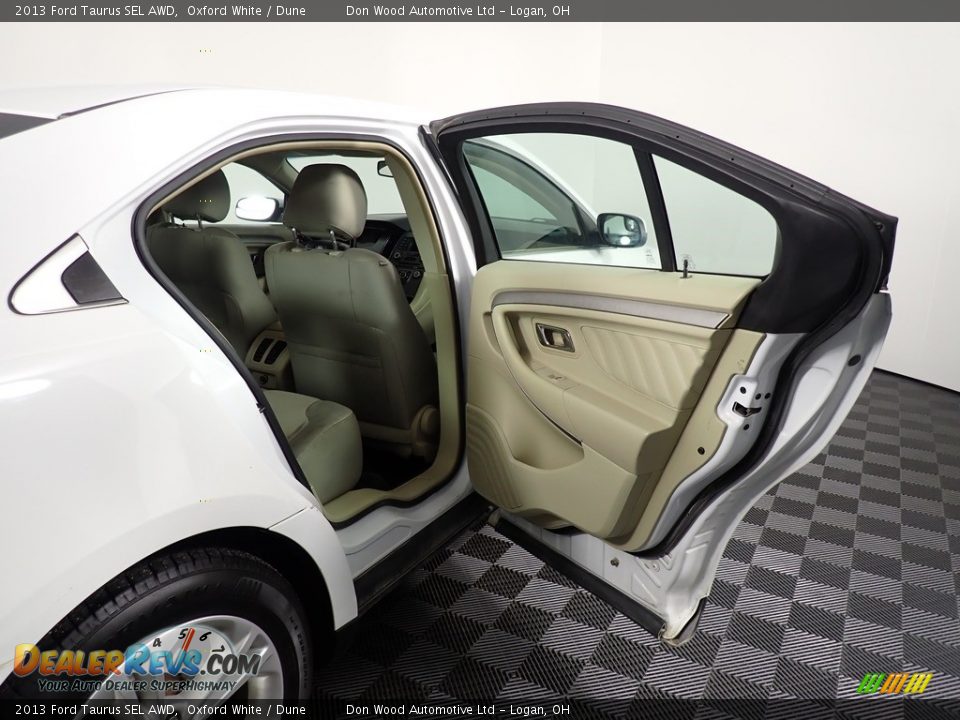 2013 Ford Taurus SEL AWD Oxford White / Dune Photo #33