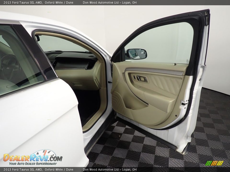2013 Ford Taurus SEL AWD Oxford White / Dune Photo #35