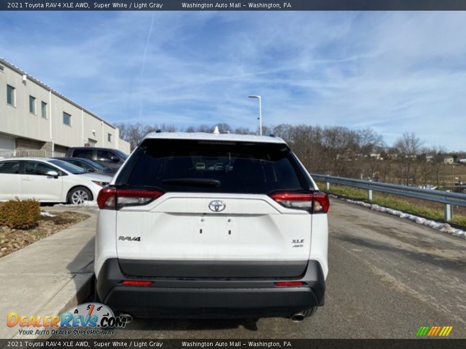 2021 Toyota RAV4 XLE AWD Super White / Light Gray Photo #15