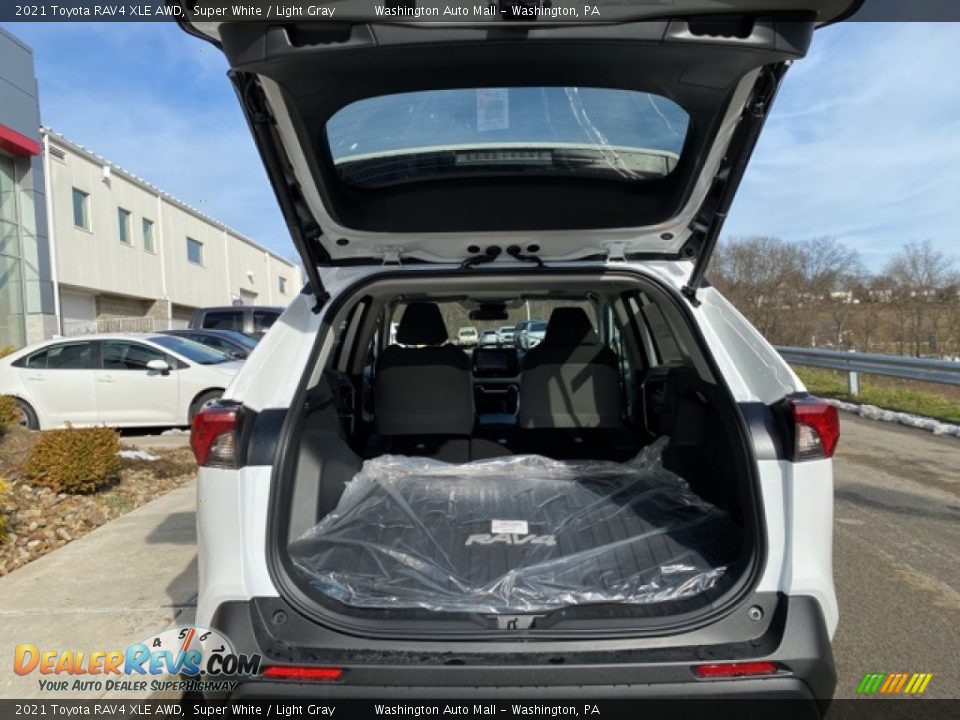 2021 Toyota RAV4 XLE AWD Super White / Light Gray Photo #30